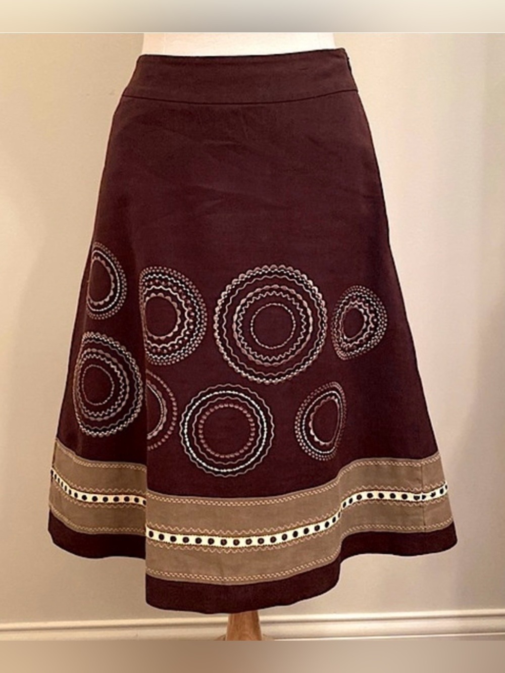 Talbots Brown Circle Embroidered SZ 6 Earthy Boho Shabby Chic Cottagecore Skirt